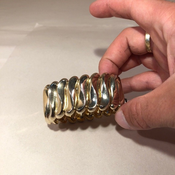 Vintage Crown Trifari Expandable Bracelet - Picture 3 of 6